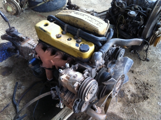 ขายเครื่องพร้อมเกียร์ Isuzu TFR 90 HP มี VDO รับชมได้เลยครับ