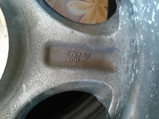 ขายแม๊กพร้อมยาง ขอบ17" 5รู 114