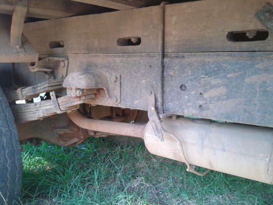 ขาย 6 ล้อ  ISUZU tl  เครื่อง toyota 85 แรง ลงเล่มแล้ว