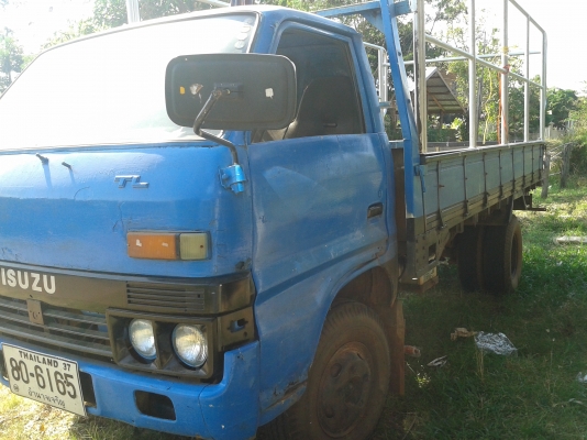 ขาย 6 ล้อ  ISUZU tl  เครื่อง toyota 85 แรง ลงเล่มแล้ว
