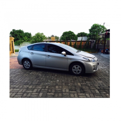 Toyota prius รถสวย พร้อมใช้