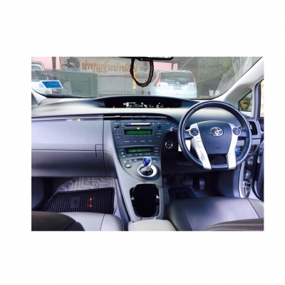 Toyota prius รถสวย พร้อมใช้