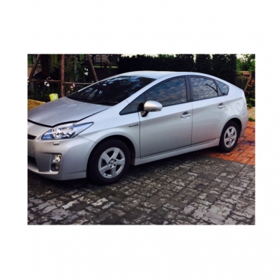 Toyota prius รถสวย พร้อมใช้