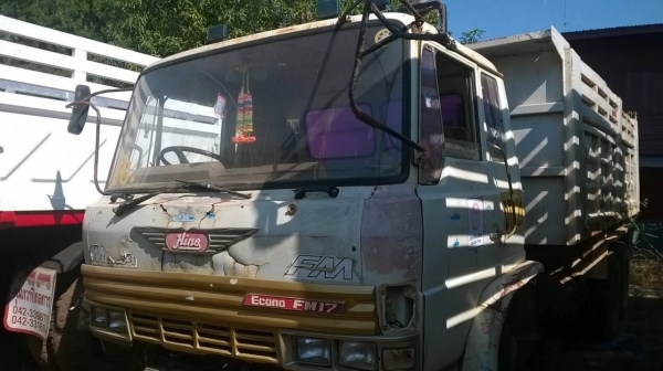 ขาย 10 ล้อ 2 เพลาดั้ม FM177LA คัสซีสวยตลอดเส้น เครื่อง EH700 168 แรงม้า เกียร์ HO สโลว์เดิม ช่วงล่างเดิม หัวเก๋งกับกระบะต้องเก็บหน่อย เบรคลมดัน พาวเวอร์ ทะเบียนพร้อมโอน ราคาต่อรองได้ครับ