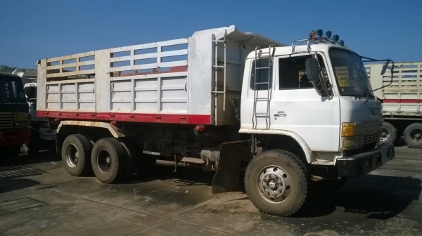 ขาย 10 ล้อ 2 เพลาดั้ม FM227LD เครื่องเดิม EM100 220 แรงม้า คัสซีสวยตลอดเส้น เกียร์เดิม สโลว์เดิม พาวเวอร์ แอร์เย็น ทะเบียนพร้อมโอนครับ ราคาต่อรองได้