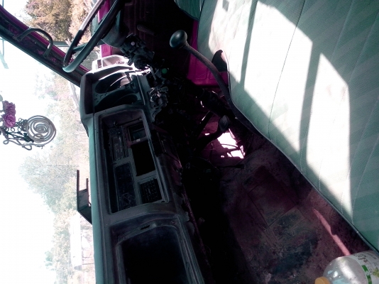 ขาย 6 ล้อ  ISUZU เครื่อง 100  แรง