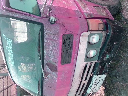 ขาย 6 ล้อ  ISUZU เครื่อง 100  แรง