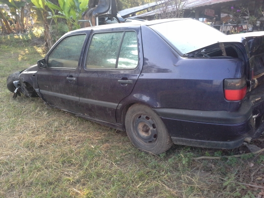 ขายแยกอะไหล่ทั้งคัน โฟร์คซวาเก้น ถูกๆ สอบถามได้คร้าบ