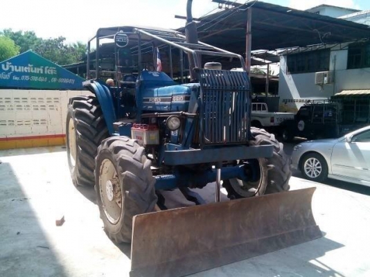 ขายรถไถ ฟอร์ดรุ่น  6610 สองเพลา4x4 คานหน้าคาลาโล่ ขาย460000