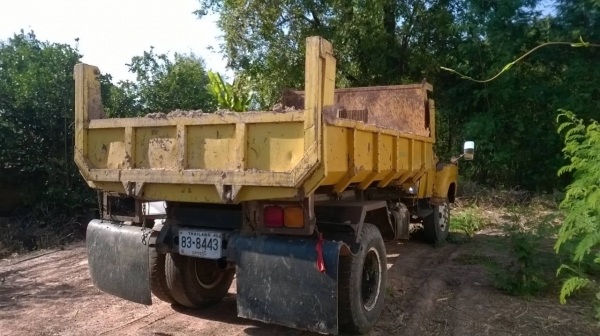 ขาย 6 ล้อหัวยาวดั้ม รุ่นพิเศษคัสซีใหญ่ คลัชแขวน เครื่อง 6BD1 165 แรงม้าแน่นแรงดีมาก เฟืองท้ายใหญ่จัมโบ้ พวงมาลัยพาวเวอร์ ทะเบียนเต็มพร้อมโอน ระบบไฟครบ ราคาต่อรองได้ครับ