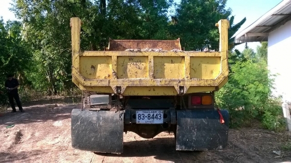 ขาย 6 ล้อหัวยาวดั้ม รุ่นพิเศษคัสซีใหญ่ คลัชแขวน เครื่อง 6BD1 165 แรงม้าแน่นแรงดีมาก เฟืองท้ายใหญ่จัมโบ้ พวงมาลัยพาวเวอร์ ทะเบียนเต็มพร้อมโอน ระบบไฟครบ ราคาต่อรองได้ครับ