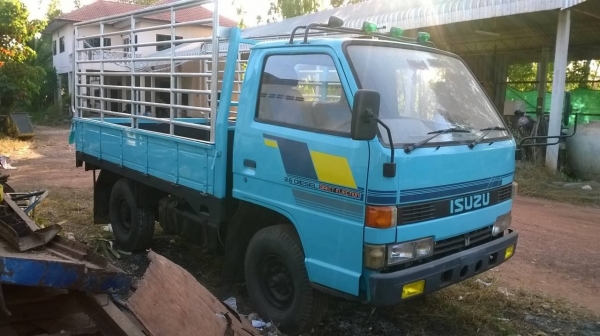 ขายรถบรรทุก 4 ล้อ คัสซีสวยตลอดเส้น เครื่อง 4BB1 100 แรงม้า เกียร์สั้น กระบะปูพื้นเหล็ก ทะเบียนพร้อมโอน ราคาต่อรองได้ครับ ขายรถบรรทุก 4 ล้อ คัสซีสวยตลอดเส้น เครื่อง 4BB1 100 แรงม้า เกียร์สั้น กระบะปูพื้นเหล็ก ทะเบียนพร้อมโอน ราคาต่อรองได้ครับ