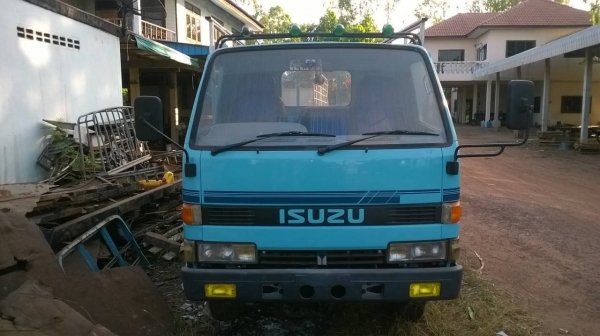 ขายรถบรรทุก 4 ล้อ คัสซีสวยตลอดเส้น เครื่อง 4BB1 100 แรงม้า เกียร์สั้น กระบะปูพื้นเหล็ก ทะเบียนพร้อมโอน ราคาต่อรองได้ครับ ขายรถบรรทุก 4 ล้อ คัสซีสวยตลอดเส้น เครื่อง 4BB1 100 แรงม้า เกียร์สั้น กระบะปูพื้นเหล็ก ทะเบียนพร้อมโอน ราคาต่อรองได้ครับ