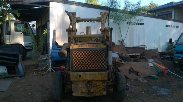 ขายรถตัก KOMATSU SD20 สภาพใช้งานได้ เครื่องดี ปั้มดี ราคาต่อรองได้ครับ