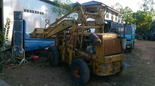 ขายรถตัก KOMATSU SD20 สภาพใช้งานได้ เครื่องดี ปั้มดี ราคาต่อรองได้ครับ