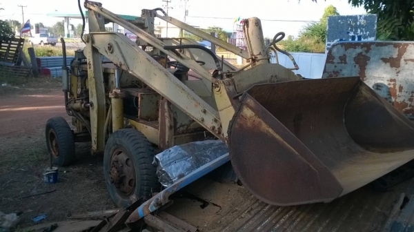 ขายรถตัก KOMATSU SD20 สภาพใช้งานได้ เครื่องดี ปั้มดี ราคาต่อรองได้ครับ