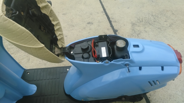 (โปรโมชั่น ตอนรับปีไหม่ จากปกติราคา11500ลดเหลือ9900บาทเท่านั้น)เส๊จอีกคัน ขายจริง ส่งจริง ทุกคัน คับผม ขายรถป๊อบ สีฟ้า คลาสสิค 50 cc สวยสวย สภาพดีพร้อมใช้งาน คันเล็กน่ารัก เครื่องดี สตาร์ดติดง่าย ระบบไฟทำงานปกติ สีไหม่ทั้งคัน มีตะกร้าหน้าเอาไว้ใส่ของจ่ายต