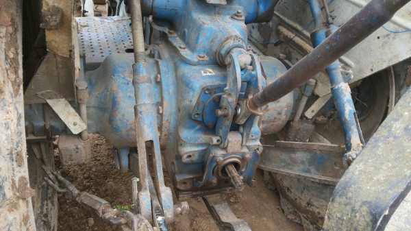 ขายรถไถ FORD 6610 2 เพลา เล่มทะเบียน ใบมีดดันหน้า 7 จาน ราคา 500000