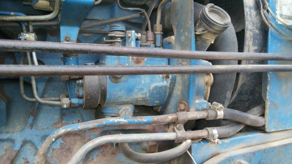 ขายรถไถ FORD 6610 2 เพลา เล่มทะเบียน ใบมีดดันหน้า 7 จาน ราคา 500000