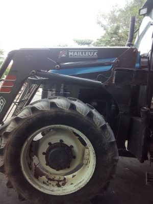 ขายแล้ว ชุดตักหน้ารถไถฟอร์ด TS90 ตรงรุ่น ยี่ห้อMAILLEUX  MX 80 รุ่นใหม่สภาพสวย มีบุ้งกี๋ตัก ขอบคุณเสี่ยหมู บ่อพลอย มากครับ