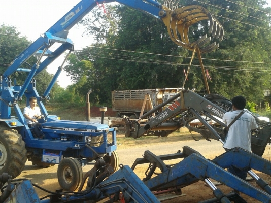 ขายแล้ว ชุดตักหน้ารถไถฟอร์ด TS90 ตรงรุ่น ยี่ห้อMAILLEUX  MX 80 รุ่นใหม่สภาพสวย มีบุ้งกี๋ตัก ขอบคุณเสี่ยหมู บ่อพลอย มากครับ