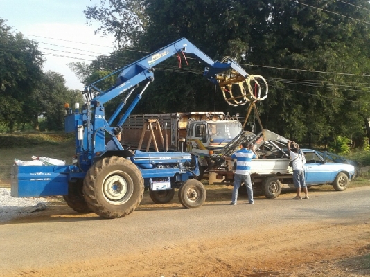 ขายแล้ว ชุดตักหน้ารถไถฟอร์ด TS90 ตรงรุ่น ยี่ห้อMAILLEUX  MX 80 รุ่นใหม่สภาพสวย มีบุ้งกี๋ตัก ขอบคุณเสี่ยหมู บ่อพลอย มากครับ