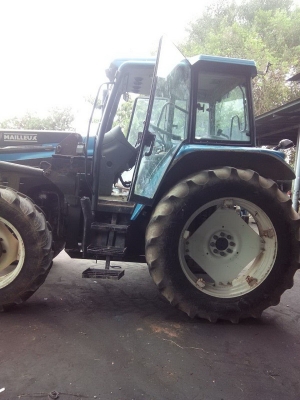 ขายแล้ว ชุดตักหน้ารถไถฟอร์ด TS90 ตรงรุ่น ยี่ห้อMAILLEUX  MX 80 รุ่นใหม่สภาพสวย มีบุ้งกี๋ตัก ขอบคุณเสี่ยหมู บ่อพลอย มากครับ