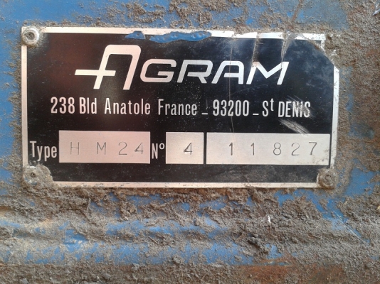 ขายแล้ว เฮียตี๋ อ.เลาขวัญ มารับแล้ว ชุดตักหน้ารถไถฟอร์ดF5000-6600 ตรงรุ่น ยี่ห้อ AGRAM HM24 สวยๆเลยแต่ไม่มีบุ้งกี๋มา