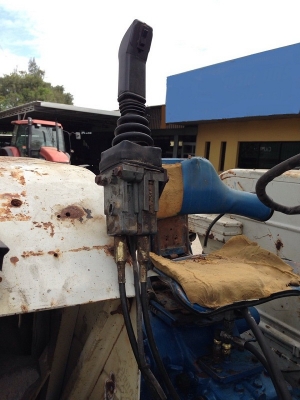 ขายแล้ว เฮียตี๋ อ.เลาขวัญ มารับแล้ว ชุดตักหน้ารถไถฟอร์ดF5000-6600 ตรงรุ่น ยี่ห้อ AGRAM HM24 สวยๆเลยแต่ไม่มีบุ้งกี๋มา