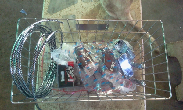 ขาย ดรีม คุรุ สภาพสวยๆ เครื่องทำลูกคาเซ่ เเคมเเต่ง เครื่องเเน่นๆ สีทำใหม่ อะไหล่เเต่งใหม่ๆ นอกนั้นตามรูป (ไม่มีทะเบียนเเต่ออกใบซื้อขายจากทางร้านให้ ต่างจังหวัดจัดส่งให้ได้ครับ ค่าส่งต่างหาก) ค่าตัว 13500 บาท