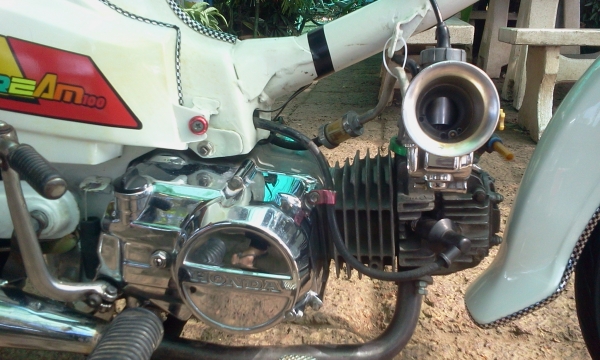 ขาย ดรีม คุรุ สภาพสวยๆ เครื่องทำลูกคาเซ่ เเคมเเต่ง เครื่องเเน่นๆ สีทำใหม่ อะไหล่เเต่งใหม่ๆ นอกนั้นตามรูป (ไม่มีทะเบียนเเต่ออกใบซื้อขายจากทางร้านให้ ต่างจังหวัดจัดส่งให้ได้ครับ ค่าส่งต่างหาก) ค่าตัว 13500 บาท