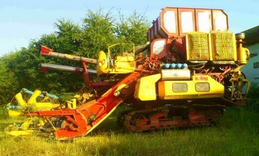 ขายด่วน รถเกี่ยวข้าว ศักดิพัฒนา รุ่น KM 51 เครื่องยนต์ 210 HP 6HH1 อุ้ม 2.5 ตัน ปั๊มไดกิ้นเบอร์ 23 ช่วงล่าง 12HT รถสวยสภาพดีมากครับพร้อมใช้งาน ราคาต่อรองได้ครับ