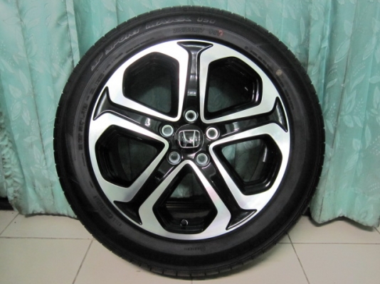 ขายล้อแม็กป้ายแดง HONDA HR-V ตัว TOP พร้อมยางขอบ 17 สภาพใหม่มากๆ