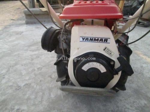 รถเกี่ยวข้าวเดินตาม    YANMAR   YB302   รหัสสินค้า : 14001682  หรือเพิ่มเติมไดที่ www.nihonmono.com