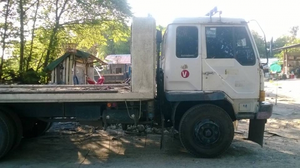 รถสิบล้อ MITSUBISHI FN527 MA11765 บรรทุกแบคโฮ200 ราคาต่อรองได้