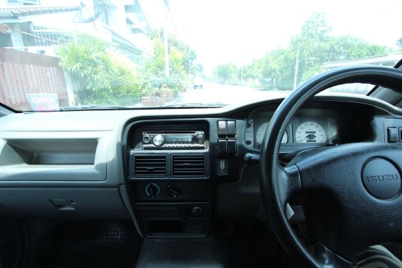 ขาย ISUZU DRAGON POWER SPACECAB 3.0 Turbo SLX ปี01สีบรอนซ์ทอง เกียร์ออโต้  พร้อมโอน