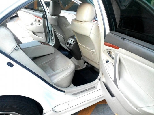 -----ขาย----- ถูกที่สุดในสยามประเทศ <<<<< ฟรีดาวน์ จัดไฟแนนซ์เต็ม >>>>> TOYOTA CAMRY HYBRID 2.4TOP NAVI AT สีขาว (Full Option)