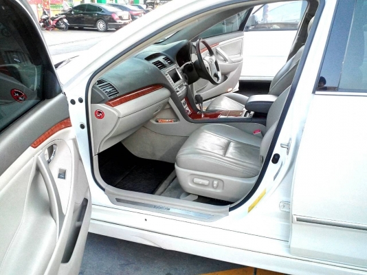 -----ขาย----- ถูกที่สุดในสยามประเทศ <<<<< ฟรีดาวน์ จัดไฟแนนซ์เต็ม >>>>> TOYOTA CAMRY HYBRID 2.4TOP NAVI AT สีขาว (Full Option)