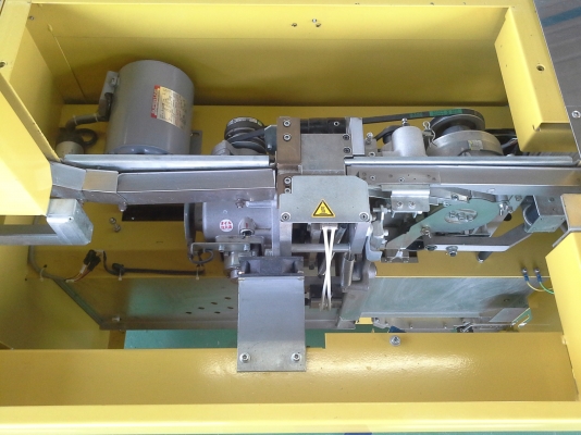 เครื่องรัดกล่องอัตโนมัติ ขายดั๊มราคา 50,000 บาท StraPack Model : SQ-8S นำเข้าจากญี่ปุ่นซื้อมาใหม่ไม่ได้ใช้งาน