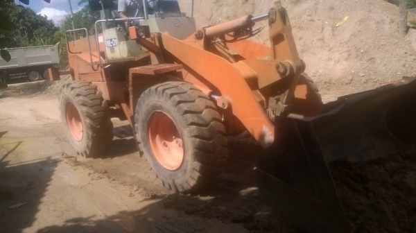 ขายด่วนรถตักล้อยาง ฮิตาชิ LX80 สภาพสวยๆพร้อมใช้งาน ขาย490000