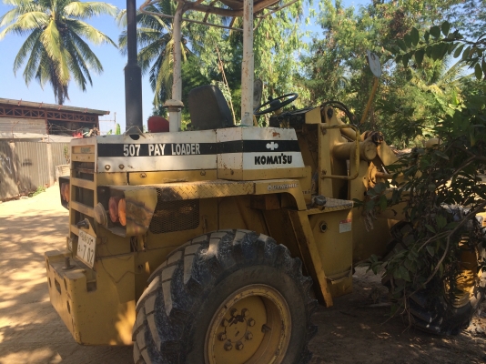 ขายด่วน รถตักล้อยาง KOMATSU 507 สภาพพร้อมใช้งาน ขาย450000 ขายด่วน รถตักล้อยาง KOMATSU 507 สภาพพร้อมใช้งาน ขาย450000