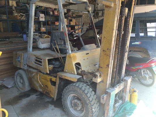 ขายด่วน รถฟอร์คลิฟต์ komatsu FD30 ยกได้3ตัน เครื่อง อีซูซุ สภาพใช้งานได้ ขาย80000 ขายด่วน รถฟอร์คลิฟต์ komatsu FD30 ยกได้3ตัน เครื่อง อีซูซุ สภาพใช้งานได้ ขาย80000