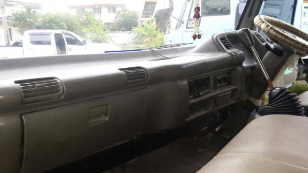 หกล้อ NPR-120ฝากขาว ยาว5ม สภาพสวยพร้อมใช้งาน แอร์เย็น ทะเบียนพร้อม