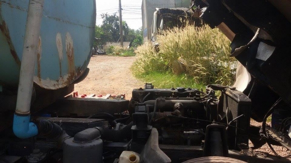 รถบรรทุกน้ำ 6200 ลิตร