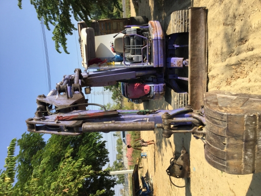 ขายรถแบคโคkomatsu 50uu พร้อม หัวเจาะ