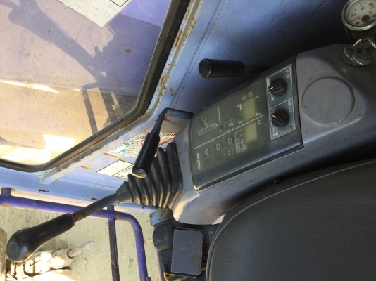 ขายรถแบคโคkomatsu 50uu พร้อม หัวเจาะ