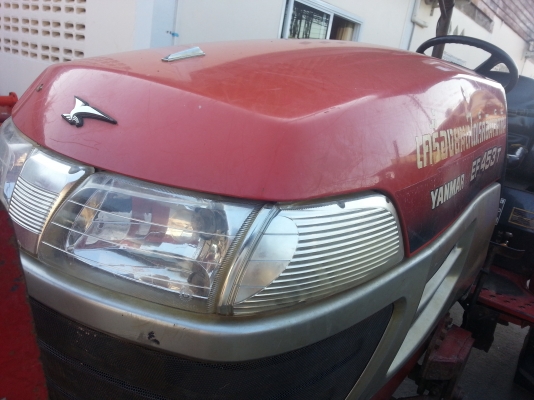 ยันร์ม่า EF453T 4 WD ใบมีดดันหน้าสภาพเดิมๆ ใช้งานได้ปรกติครับ