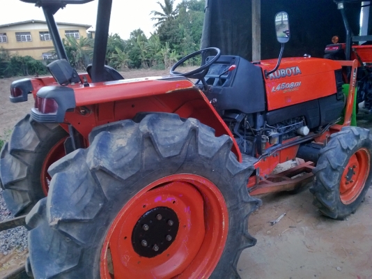 ขายแทรกเตอร์คูโบต้า L4508 DI  สเปเชียล  ใบมีดดันหน้าผาลพรวน6*24ตราช้างพร้อมใช้งาน