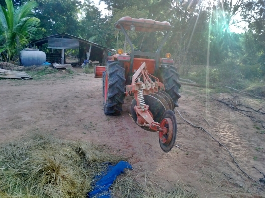 ขายแทกเตอร์คูโบต้าL4708 มีใบมีดพร้อมใช้งานครับ