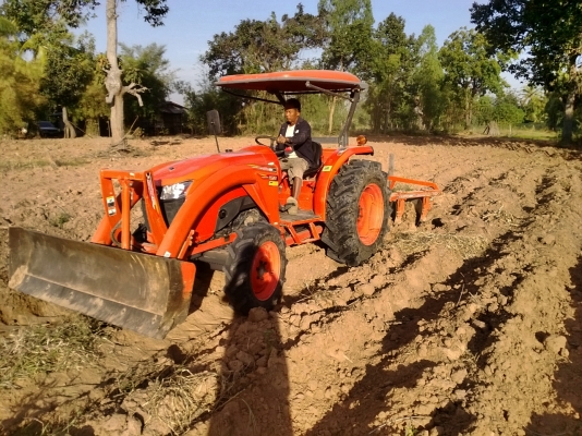 ขายแทกเตอร์คูโบต้าL4708 มีใบมีดพร้อมใช้งานครับ